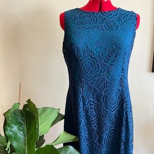 Blue lace dress with lining
